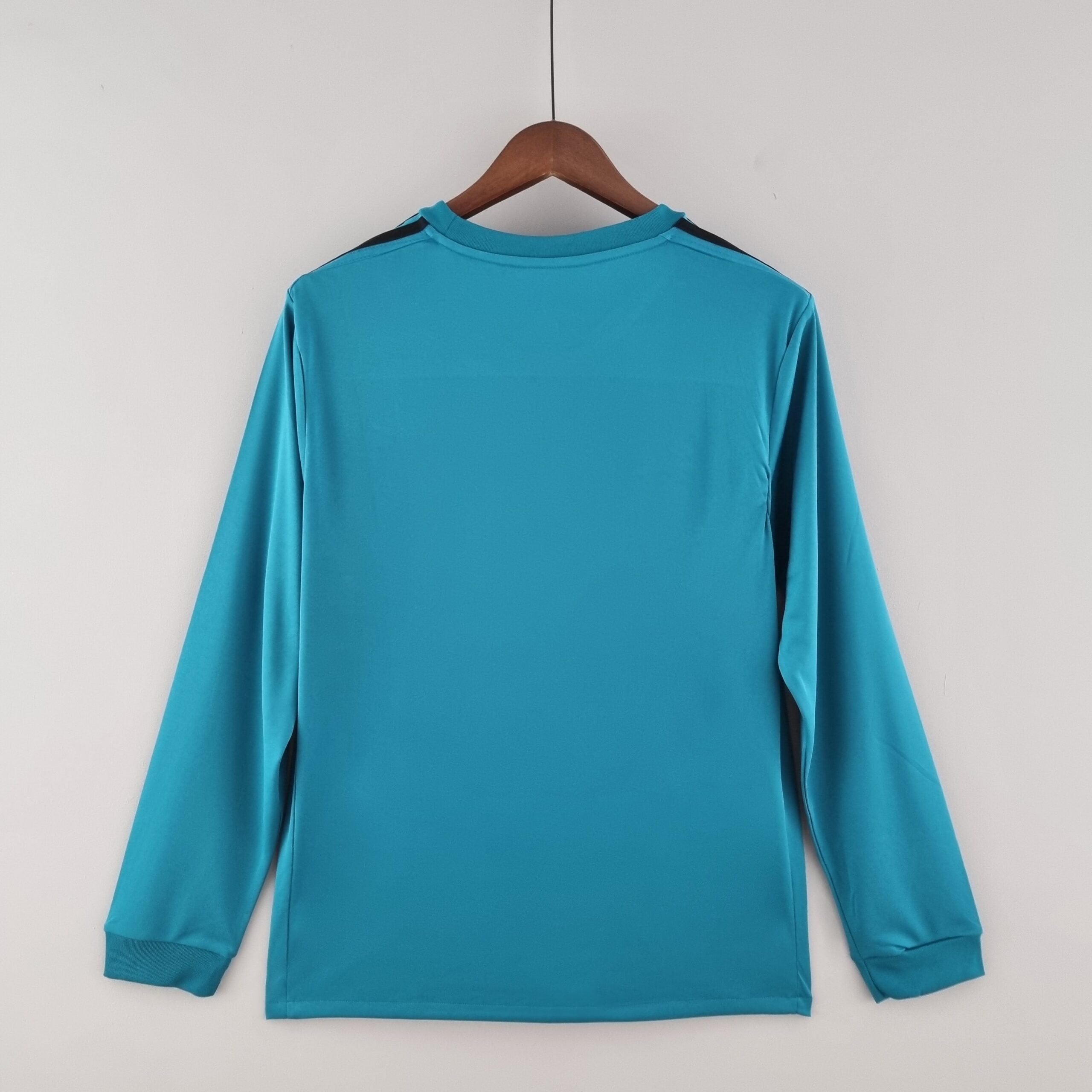 Camisa Manga Longa Real Madrid 17/18 Adidas – Azul <span class="lbx-verified" aria-label="Produto verificado">
<img src="https://cdn-icons-png.flaticon.com/512/1828/1828640.png" alt="Produto verificado">
</span>