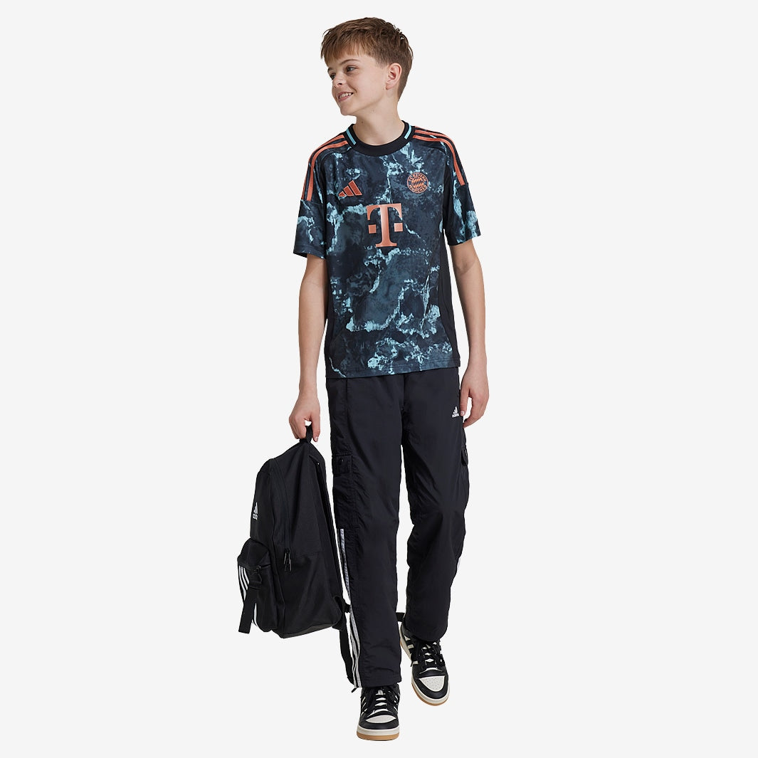 Conjunto Infantil adidas Bayern de Munique 2024/25 II Torcedor        <span class="lbx-verified" aria-label="Produto verificado">
            <img src="https://cdn-icons-png.flaticon.com/512/1828/1828640.png" alt="Produto verificado">
        </span>