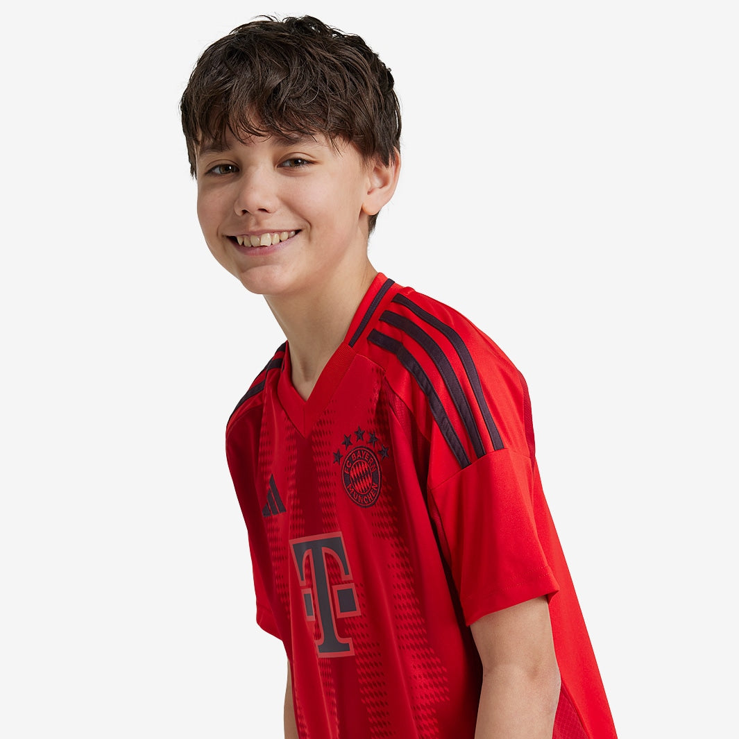 Conjunto Infantil adidas Bayern de Munique 2024/25 I Torcedor        <span class="lbx-verified" aria-label="Produto verificado">
            <img src="https://cdn-icons-png.flaticon.com/512/1828/1828640.png" alt="Produto verificado">
        </span>