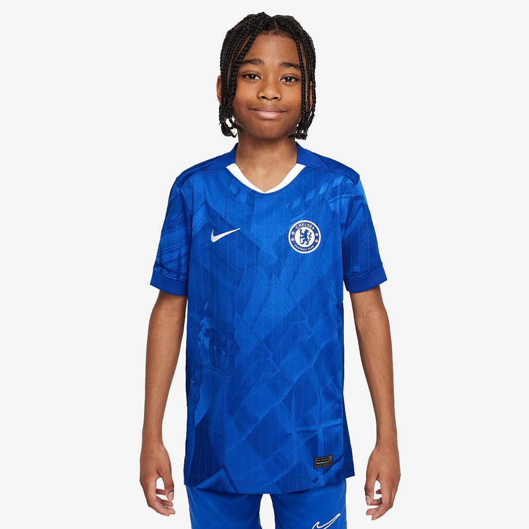 Conjunto Infantil Nike Chelsea 2025/26 Torcedor        <span class="lbx-verified" aria-label="Produto verificado">
            <img src="https://cdn-icons-png.flaticon.com/512/1828/1828640.png" alt="Produto verificado">
        </span>