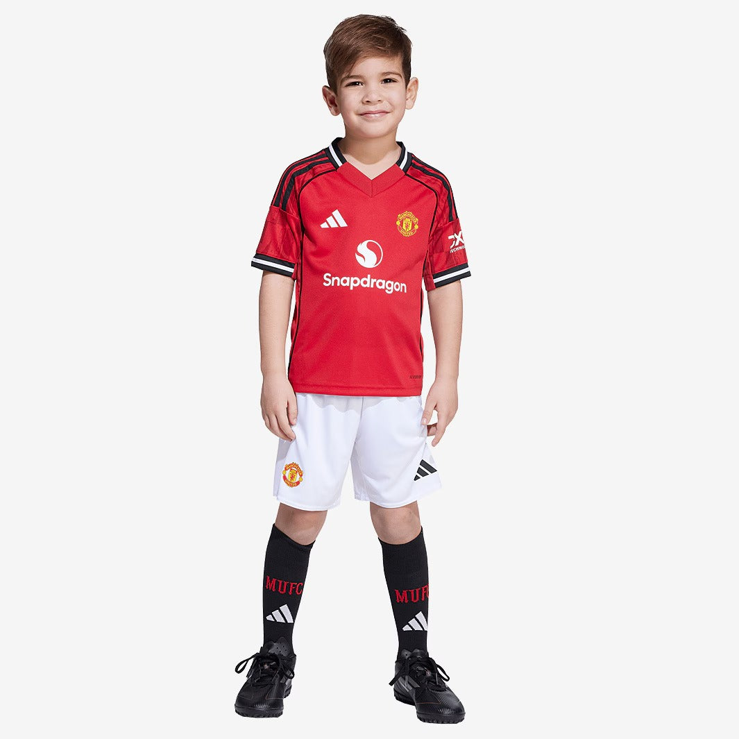 Conjunto Infantil Adidas Manchester United 2025/26 Torcedor        <span class="lbx-verified" aria-label="Produto verificado">
            <img src="https://cdn-icons-png.flaticon.com/512/1828/1828640.png" alt="Produto verificado">
        </span>