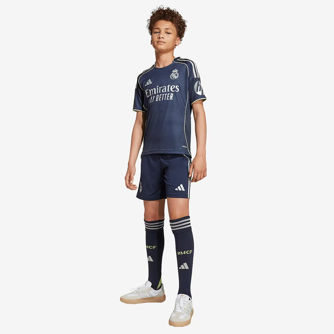 Conjunto Infantil adidas Real Madrid 2025/26 II        <span class="lbx-verified" aria-label="Produto verificado">
            <img src="https://cdn-icons-png.flaticon.com/512/1828/1828640.png" alt="Produto verificado">
        </span>