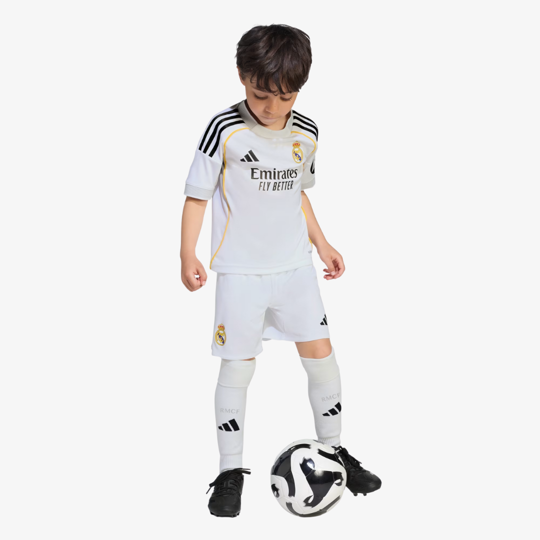 Conjunto Infantil adidas Real Madrid 2025/26 I        <span class="lbx-verified" aria-label="Produto verificado">
            <img src="https://cdn-icons-png.flaticon.com/512/1828/1828640.png" alt="Produto verificado">
        </span>