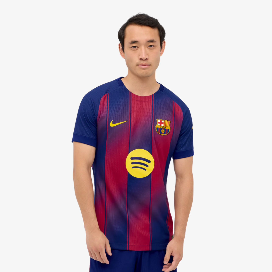 Camisa Nike Barcelona 2025/26 I Jogador        <span class="lbx-verified" aria-label="Produto verificado">
            <img src="https://cdn-icons-png.flaticon.com/512/1828/1828640.png" alt="Produto verificado">
        </span>
