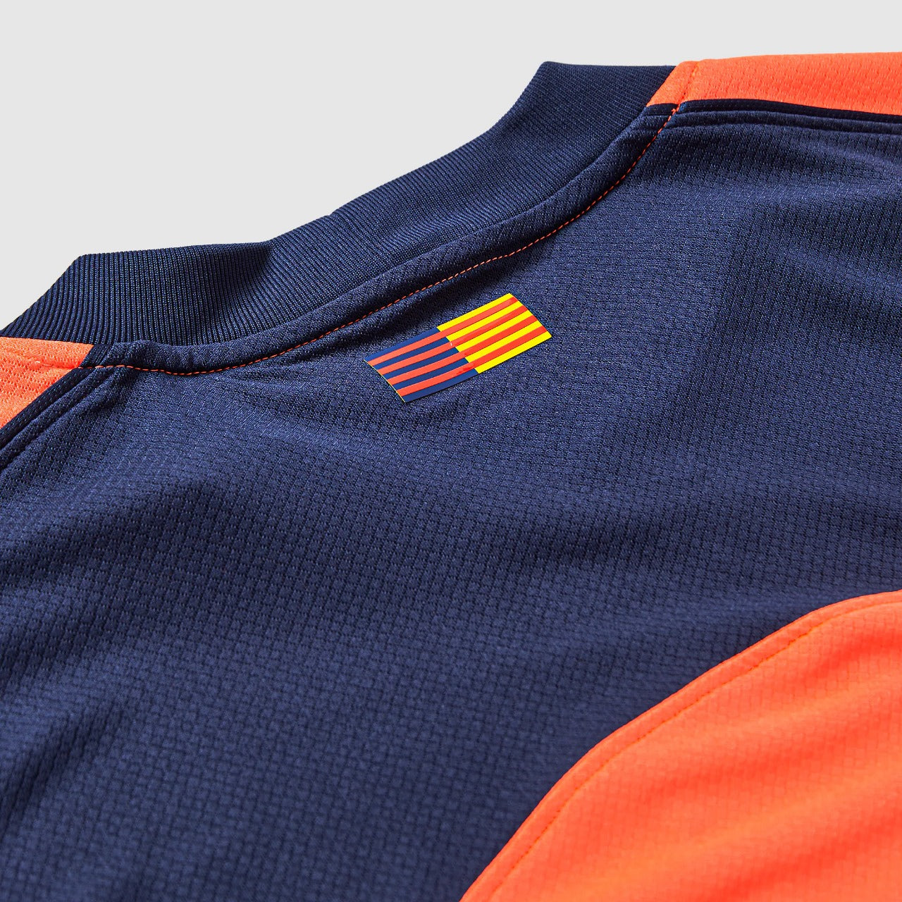 Camisa Nike Barcelona 2025/26 III Torcedor        <span class="lbx-verified" aria-label="Produto verificado">
            <img src="https://cdn-icons-png.flaticon.com/512/1828/1828640.png" alt="Produto verificado">
        </span>