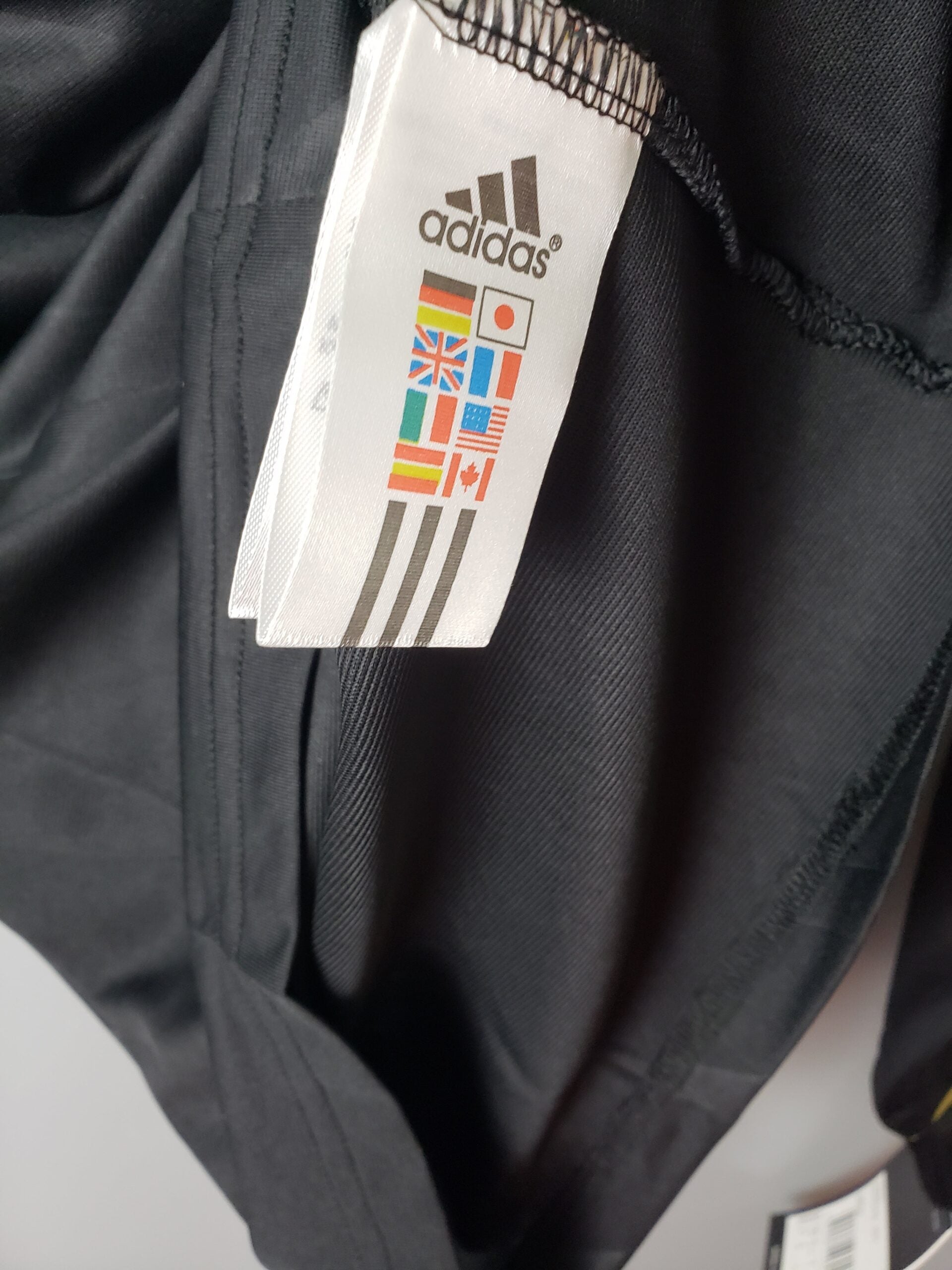 Camisa Manga Longa Real Madrid 2012 Adidas – Preto        <span class="lbx-verified" aria-label="Produto verificado">
            <img src="https://cdn-icons-png.flaticon.com/512/1828/1828640.png" alt="Produto verificado">
        </span>