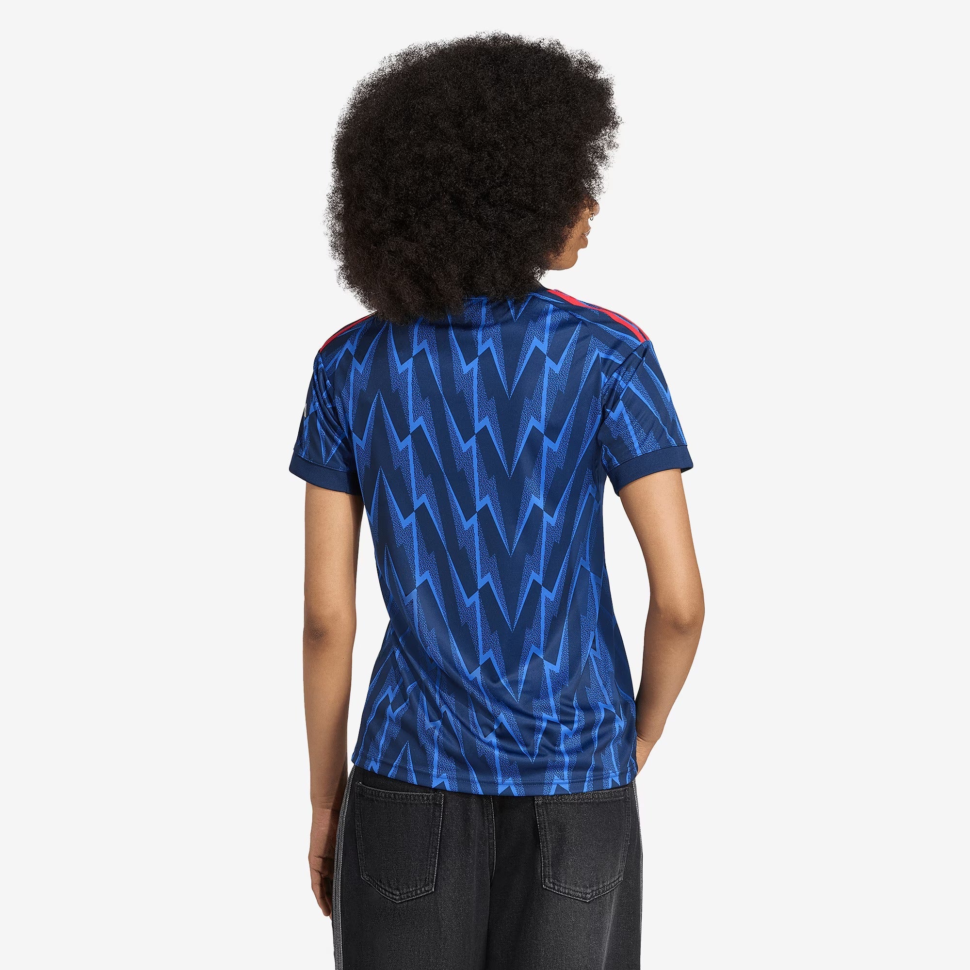 Camisa Feminina adidas Arsenal 2025/26 II        <span class="lbx-verified" aria-label="Produto verificado">
            <img src="https://cdn-icons-png.flaticon.com/512/1828/1828640.png" alt="Produto verificado">
        </span>