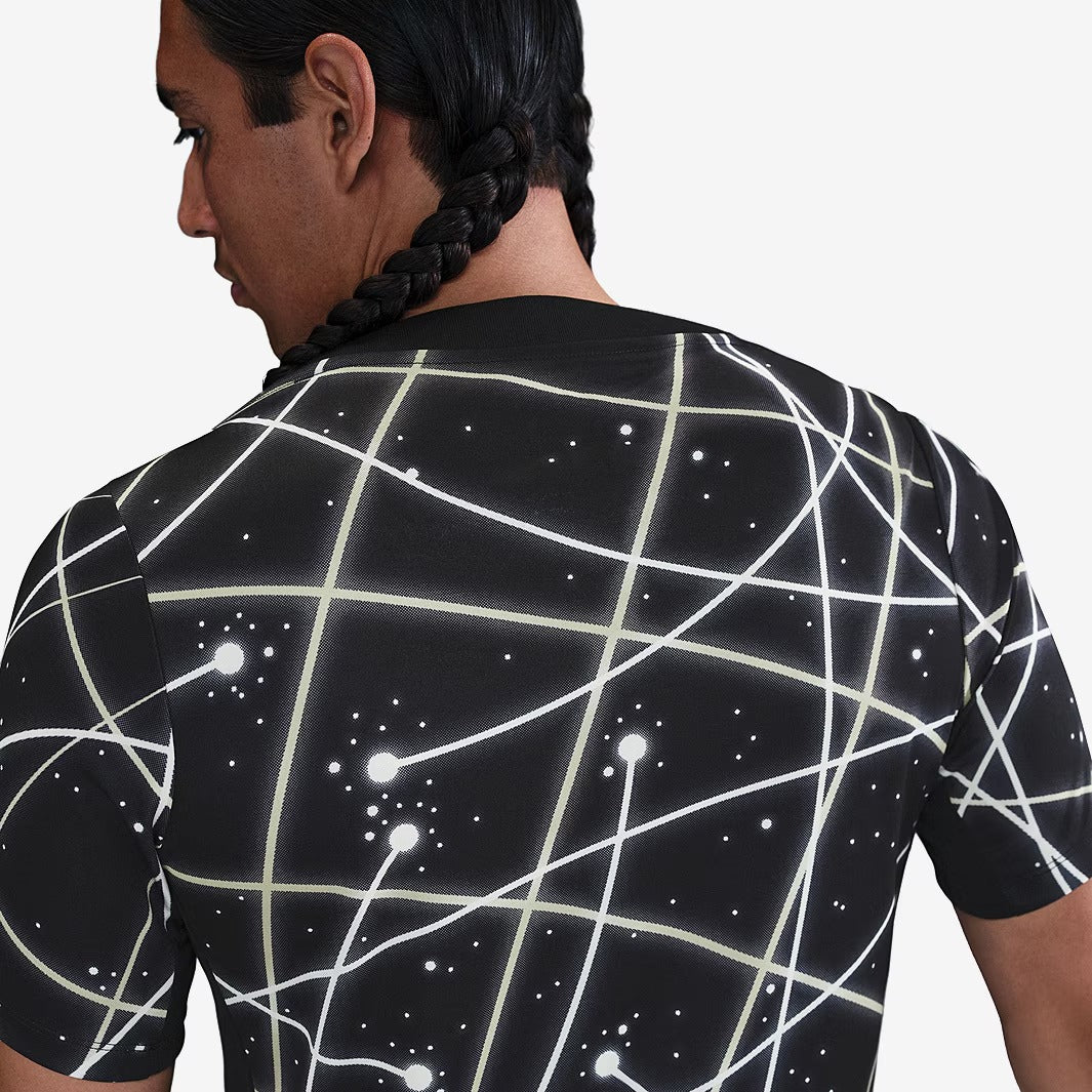 Camisa Nike Chelsea 2025/26 Pré-Jogo        <span class="lbx-verified" aria-label="Produto verificado">
            <img src="https://cdn-icons-png.flaticon.com/512/1828/1828640.png" alt="Produto verificado">
        </span>